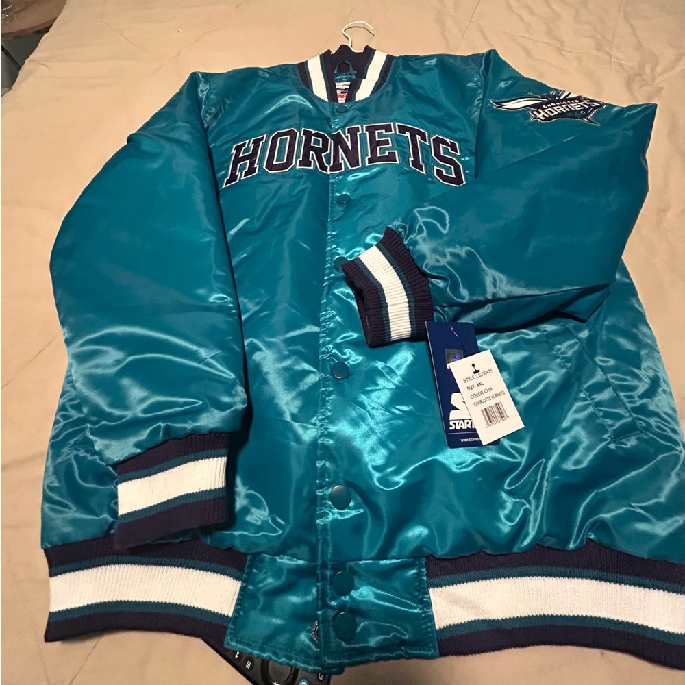 NWT Charlotte Hornets Starter jacket